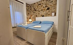 TUUL ETXEA, Habitación en caserío a 8km de Bilbao, Baño compartido